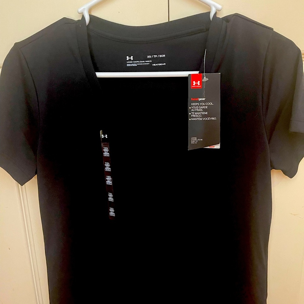 Under Armor size small v neck t shirt